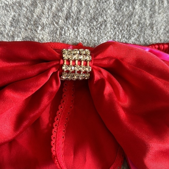 *NWT Victoria’s Secret Satin Red Bow Low Rise V String Thong - Picture 2 of 5
